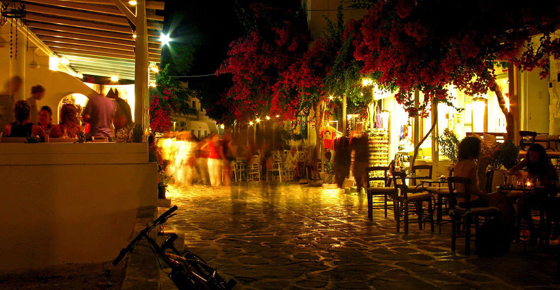 antiparos by night