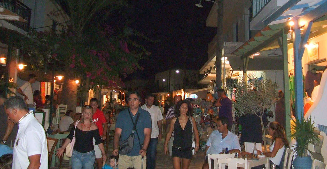 antiparos by night